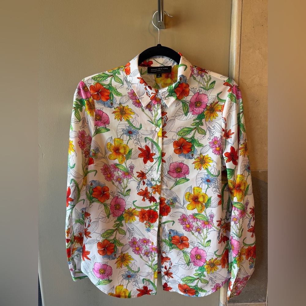 Jones New York White Floral Button-Front Shirt with Orange & Green Accents
